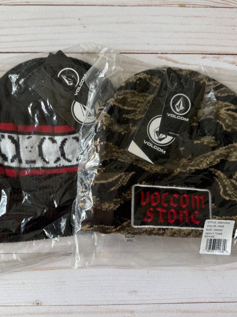 Volcom Skate Snow Heavy Tone Beanie & Carwash Beanie Bundle